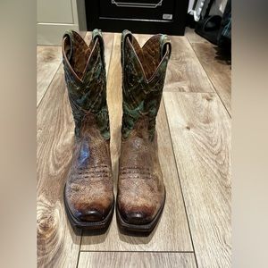 Tony Lama boots style 6027.